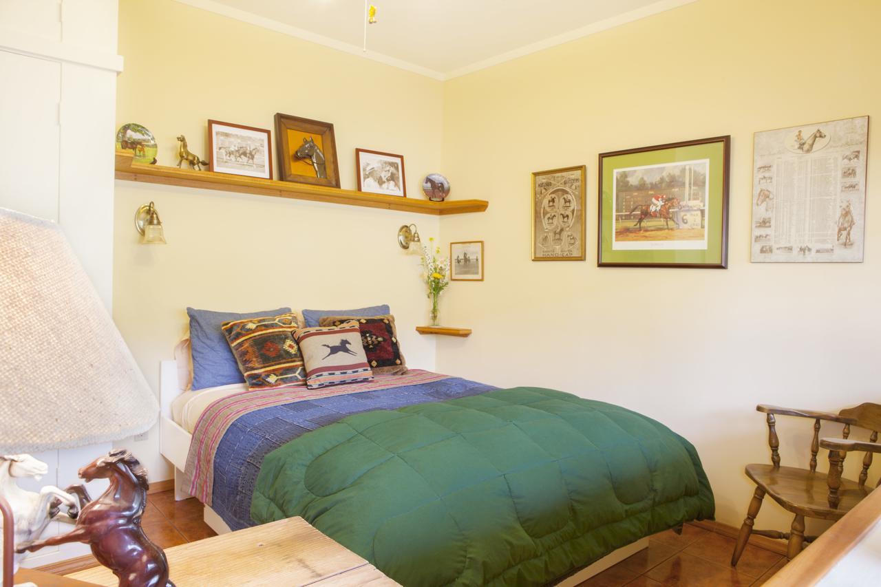 Rustridge Ranch & Winery Bed & Breakfast St. Helena Room photo